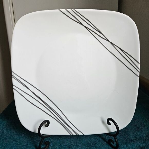 Corelle simple sketch  square 1 dinner - Picture 1 of 3